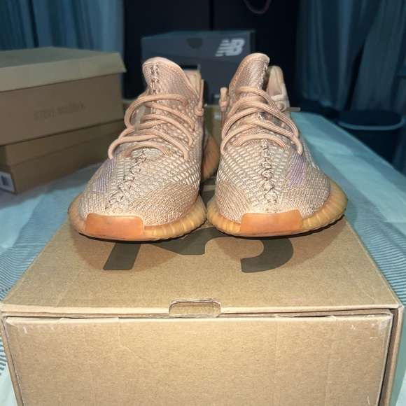 adidas gazelle silver green womens adidas Yeezy Boost 350 V2 Carbon Beluga – The Ballgame main image 1